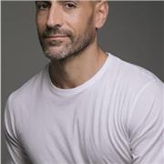 Profesor de Teatro y Movimiento. Formación actoral, coach para castings, pruebas de acceso a escuelas de interpretación…